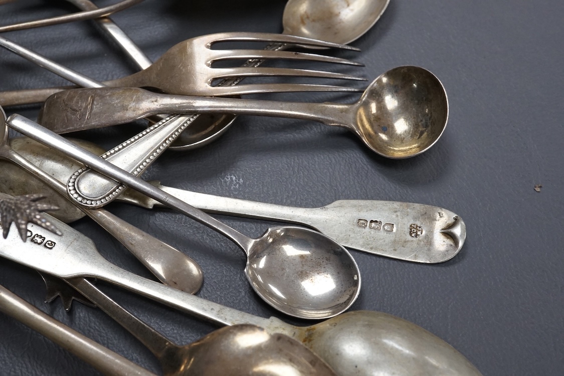 A cased set of six pairs of silver pistol handled dessert eaters by James Dixon & Sons, Sheffield, 1896, loaded, (a.f.), together with a small quantity of assorted silver flatware, 10oz.